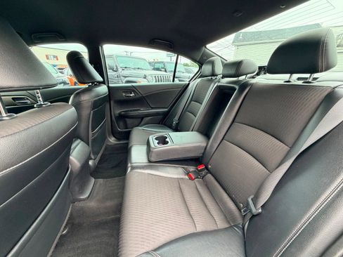 Used 2017 Honda Accord Sport image 17
