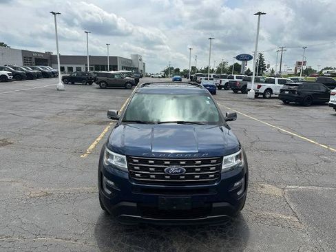Certified 2017 Ford Explorer XLT w/ Equipment Group 202A AWD/4WD image 3