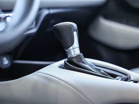 Used 2025 Honda HR-V LX image 27