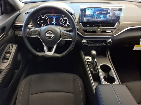 New 2026 Nissan Altima 2.5 SV FWD image 8