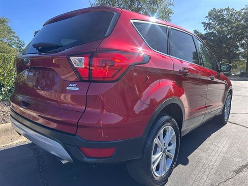 Used 2019 Ford Escape SE FWD image 9