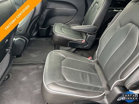 Used 2023 Chrysler Pacifica Limited w/ S Appearance Package AWD/4WD image 19