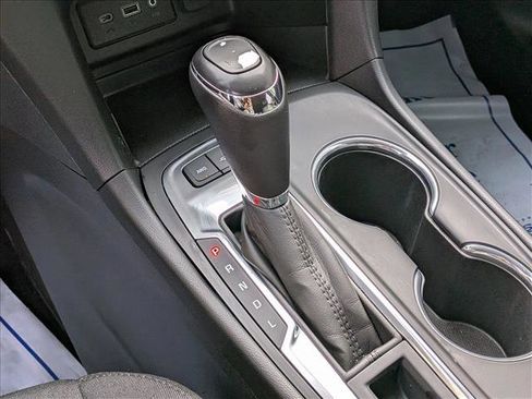 Used 2019 Chevrolet Equinox LT image 17