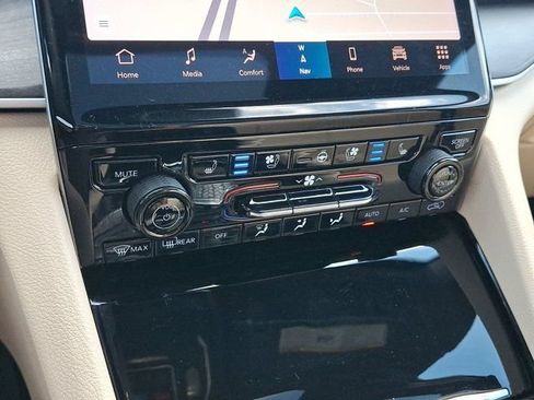 Certified 2022 Jeep Grand Cherokee Limited 4xe w/ Luxury Tech Group II AWD/4WD image 21