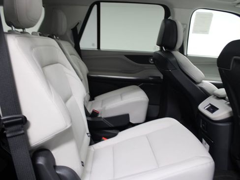 New 2026 Lincoln Navigator Reserve image 33