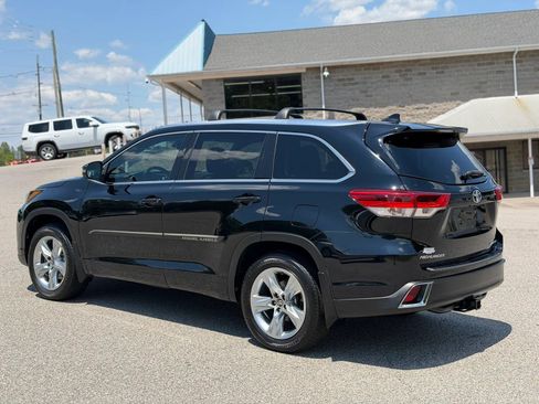 Used 2017 Toyota Highlander Limited AWD/4WD image 5