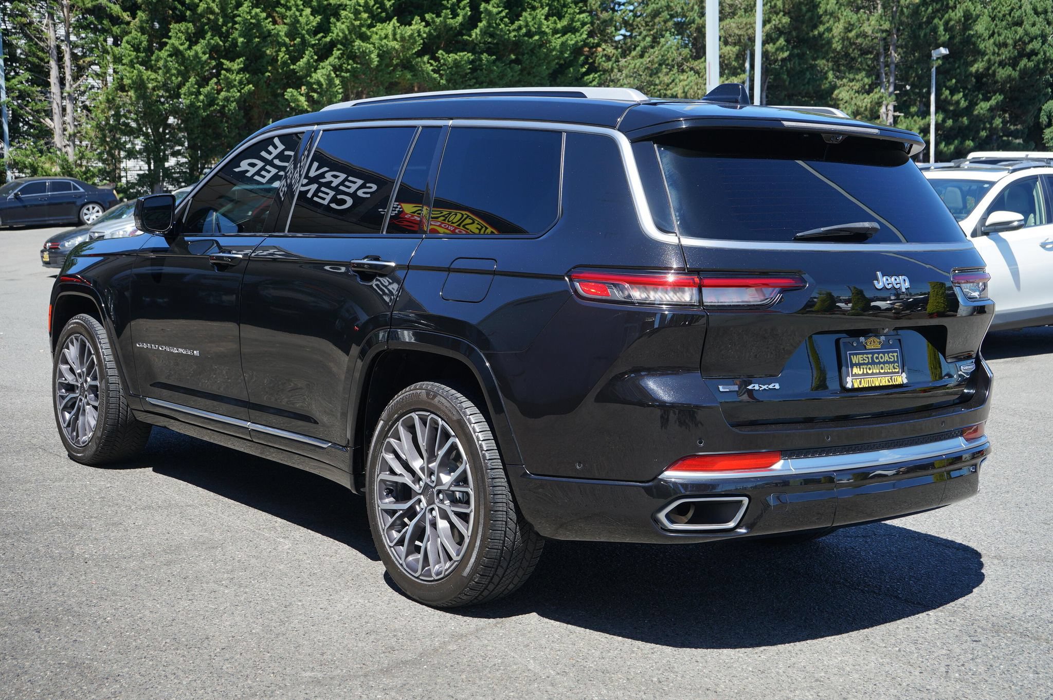 Used 2021 Jeep Grand Cherokee L Summit AWD/4WD image 3