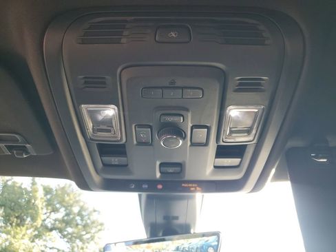 Used 2022 GMC Yukon Denali w/ Denali Premium Package image 41