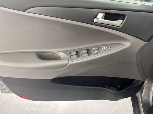Used 2011 Hyundai Sonata GLS FWD image 18
