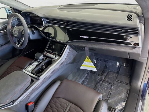 New 2025 Audi RS Q8 performance image 30