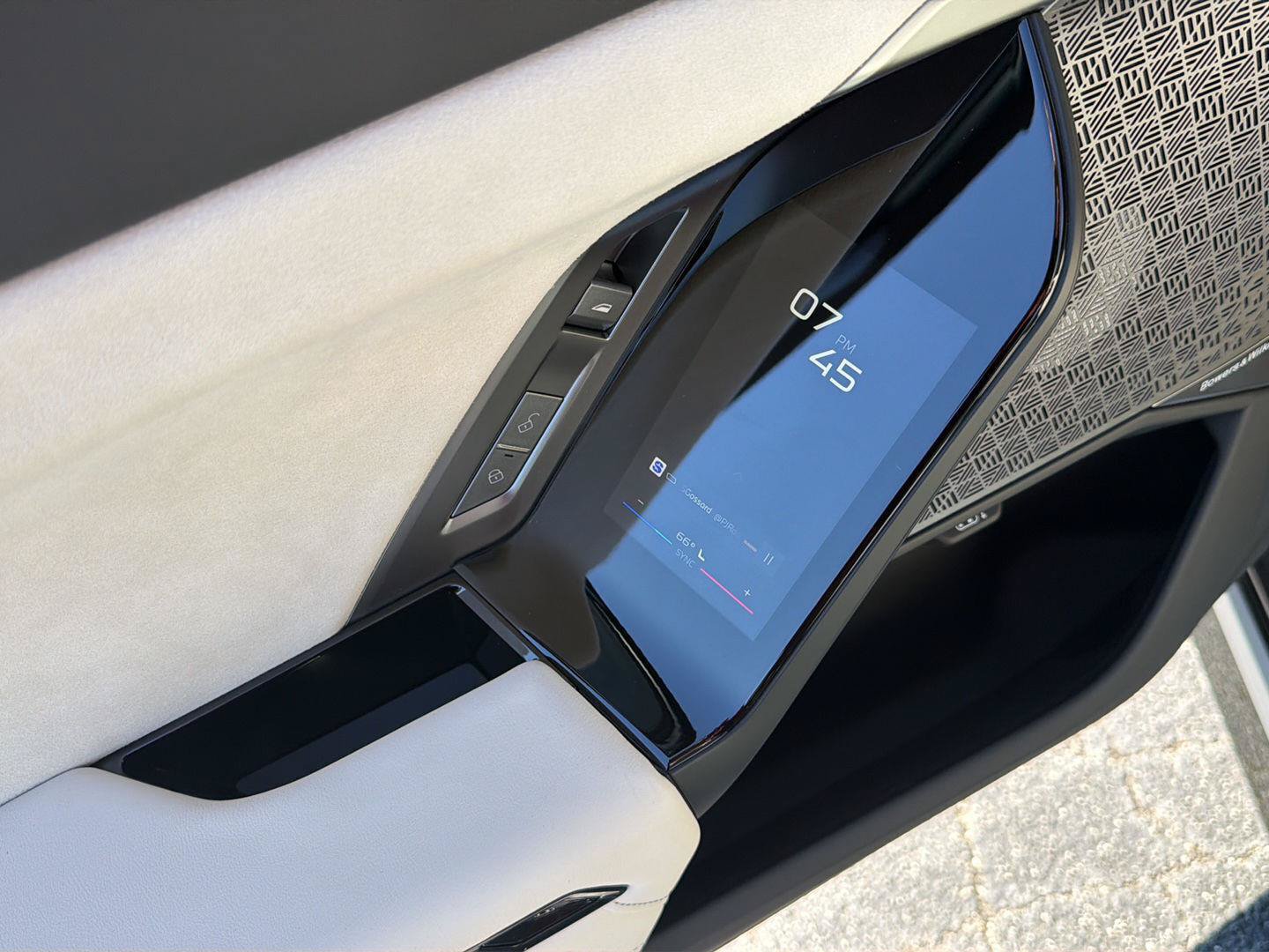 New 2027 BMW 740i RWD image 13
