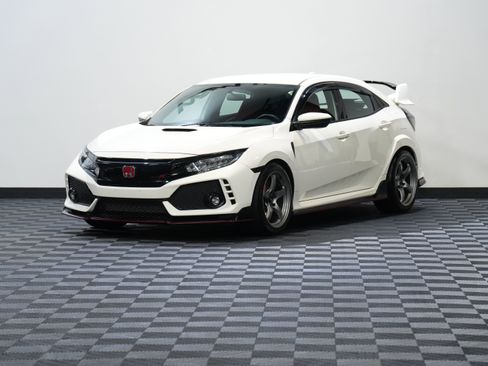 Used 2018 Honda Civic Type R image 3