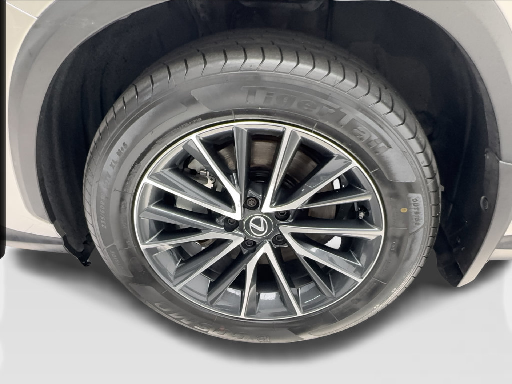 Used 2025 Lexus NX 250 FWD w/ Towing Package (2000 Lbs) image 14