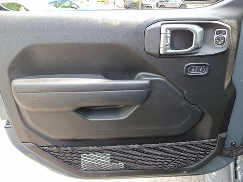 Used 2024 Jeep Wrangler Unlimited Rubicon 4xe image 11