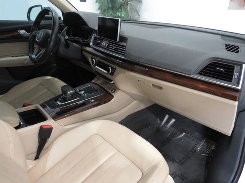Used 2018 Audi Q5 2.0T Premium Plus w/ Premium Plus Package AWD/4WD image 10