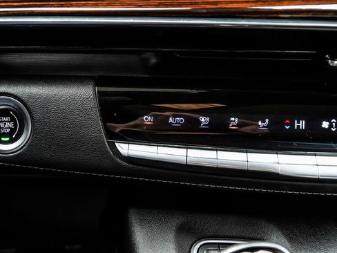 Used 2021 Cadillac Escalade Premium Luxury image 25