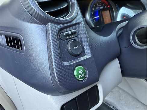 Used 2010 Honda Insight EX image 16