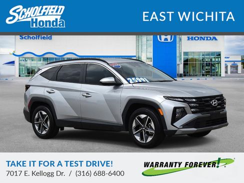 Used 2025 Hyundai Tucson SEL FWD image 1
