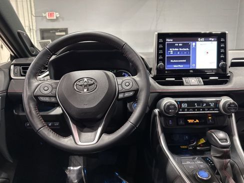Used 2022 Toyota RAV4 XSE w/ Weather Package image 9