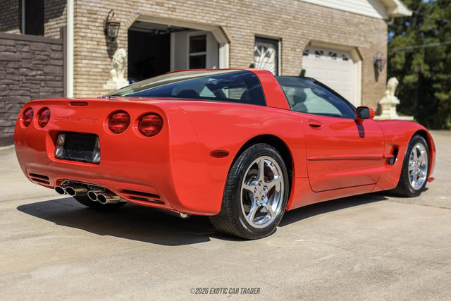 Used 2003 Chevrolet Corvette Coupe w/ Preferred Equipment Group RWD image 7