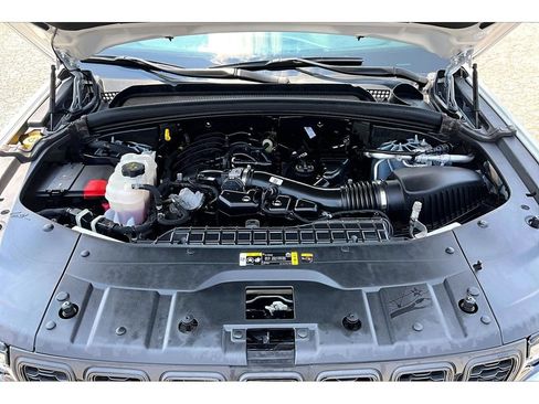 Used 2025 Jeep Grand Cherokee Altitude RWD image 53