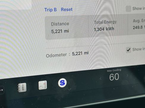 Used 2026 Tesla Model Y 2WD image 37