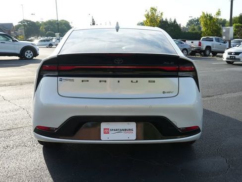 Used 2024 Toyota Prius XLE FWD image 6