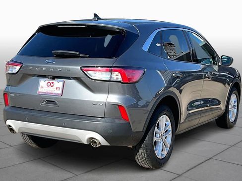 Used 2022 Ford Escape SE image 12