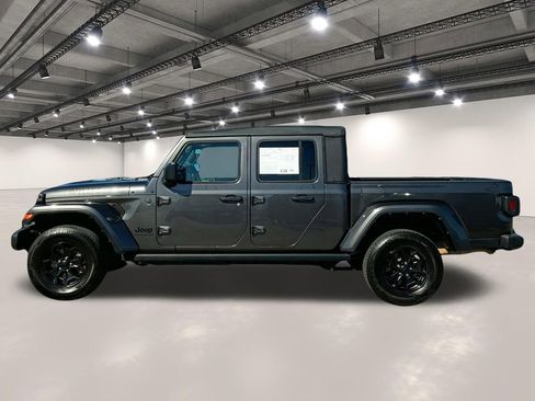 Used 2022 Jeep Gladiator Willys image 13
