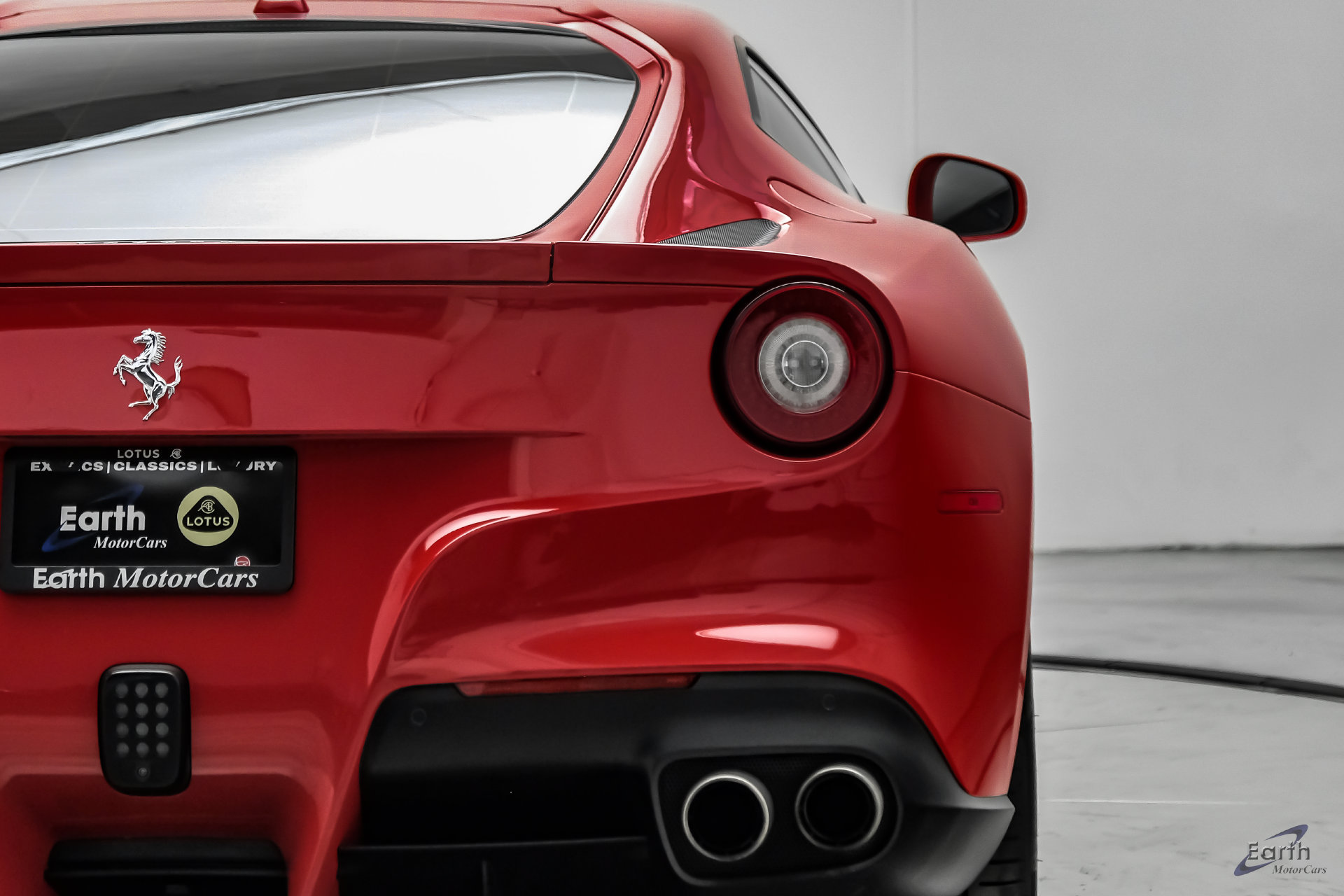 Used 2015 Ferrari F12 Berlinetta RWD image 17
