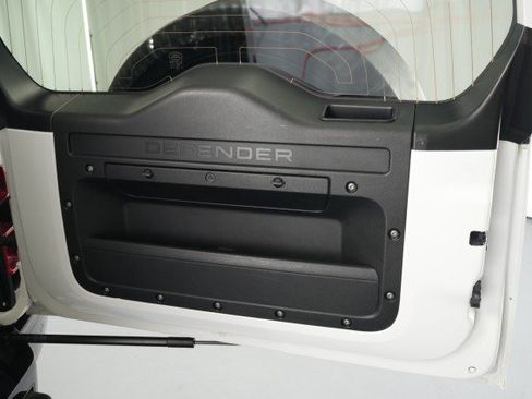 Used 2023 Land Rover Defender 130 X-Dynamic SE AWD/4WD image 54