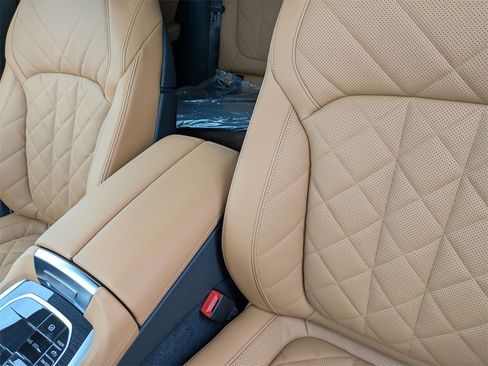 New 2026 BMW X6 xDrive40i w/ Climate Comfort Package image 16