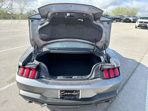 Used 2025 Ford Mustang Premium image 19