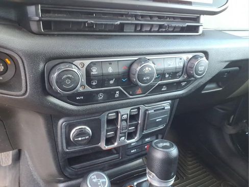 Certified 2024 Jeep Wrangler Unlimited Sport AWD/4WD image 27