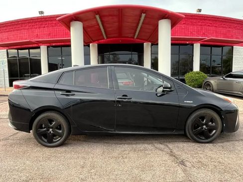 Used 2016 Toyota Prius Three Touring FWD image 5