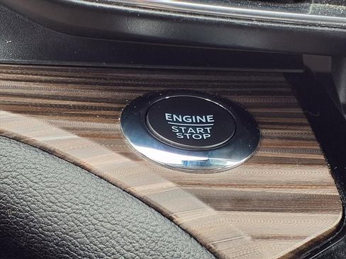 Used 2024 Ford Explorer Limited image 20