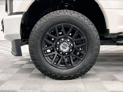Used 2022 Ford F350 Lariat w/ Lariat Ultimate Package AWD/4WD image 9