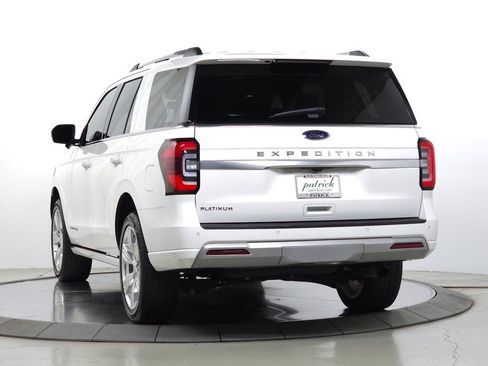 Used 2024 Ford Expedition Platinum AWD/4WD image 6