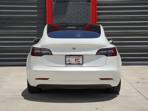Used 2022 Tesla Model 3 Standard Range RWD image 10