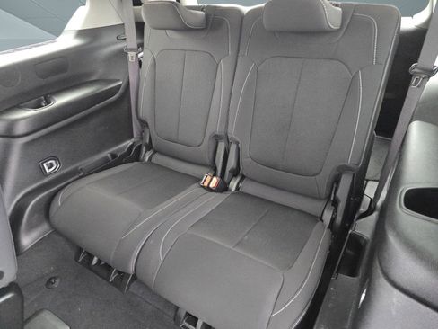 Used 2023 Jeep Grand Cherokee L Laredo image 22