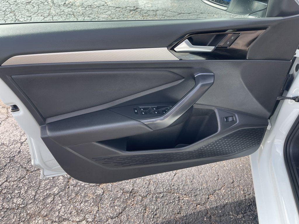 Used 2019 Volkswagen Jetta R-Line FWD image 21