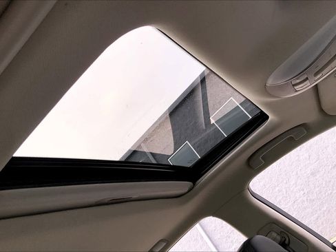 Used 2016 INFINITI Q70 3.7 AWD/4WD image 14