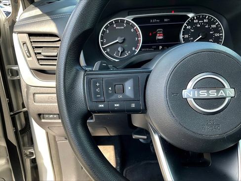 Used 2024 Nissan Rogue S AWD/4WD image 12