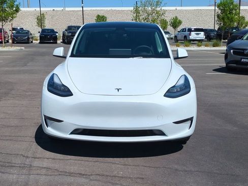 Used 2021 Tesla Model Y Long Range image 2