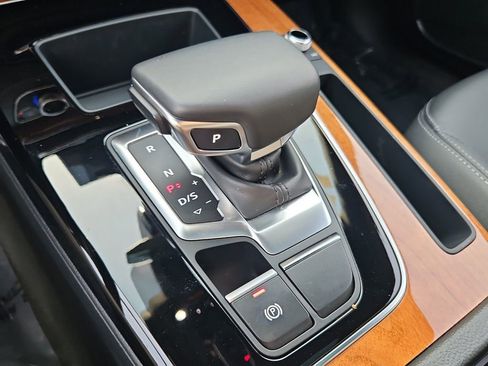 Used 2023 Audi Q5 2.0T Premium w/ Convenience Package image 22