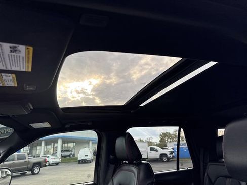 Used 2024 Ford Expedition Limited image 11