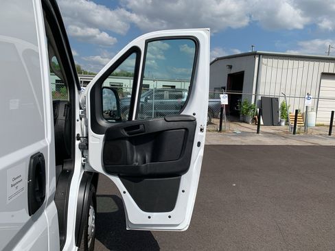 Used 2023 RAM ProMaster 2500 image 32