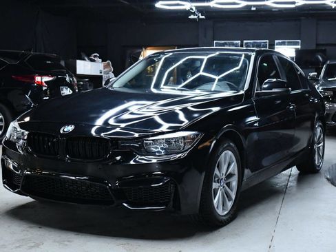 Used 2017 BMW 320i xDrive Sedan AWD/4WD image 5