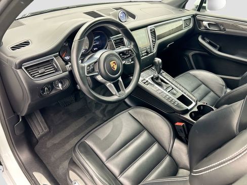 Used 2018 Porsche Macan GTS image 9