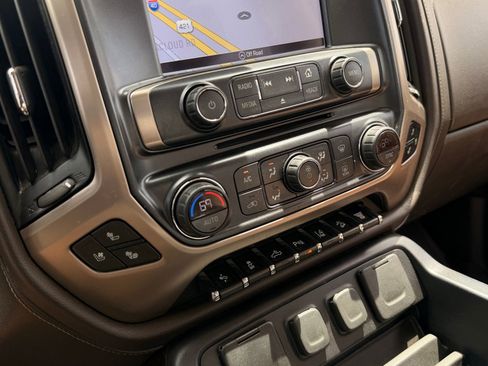 Used 2019 GMC Sierra 2500 Denali w/ Duramax Plus Package AWD/4WD image 43